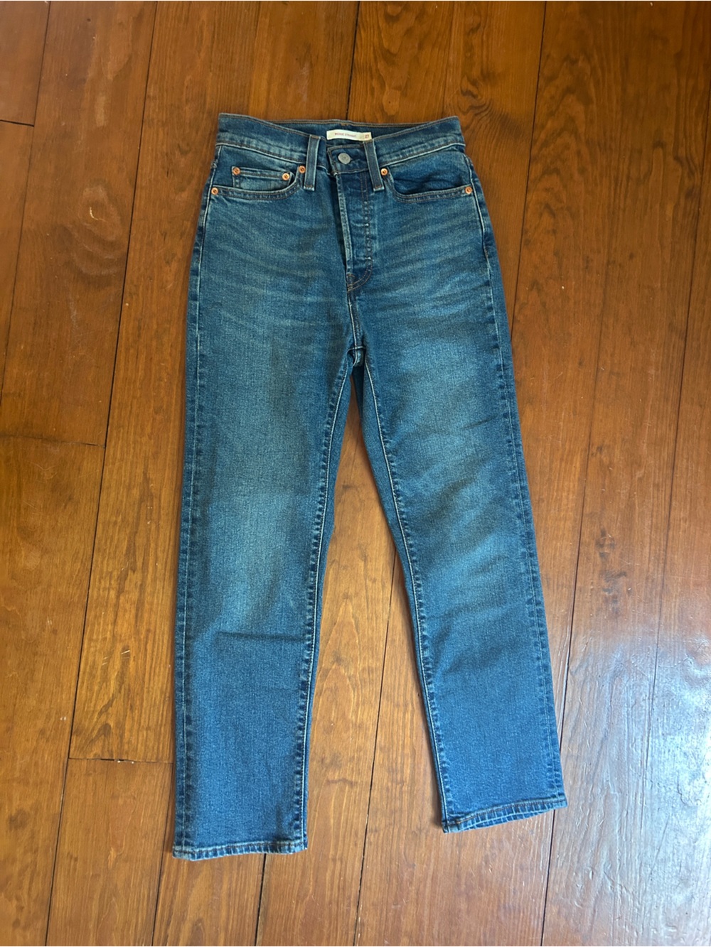 Levi's Straight Wedgie Jeans in Medium Blue Wash